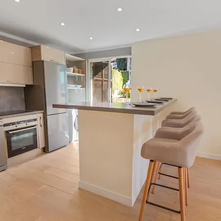 Apartment Le Cosy - Spacious - Ac - Wifi - Hippodrome - Racetracks - Hypercentre Cagnes-sur-Mer